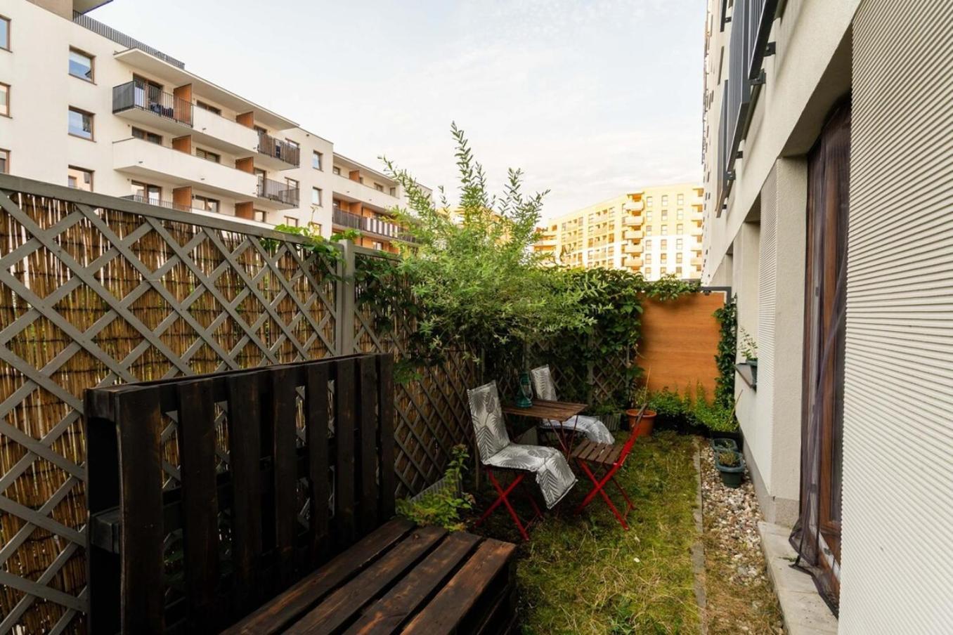 Modern 70M Apartment With Private Garden Metro Warsawa Bagian luar foto