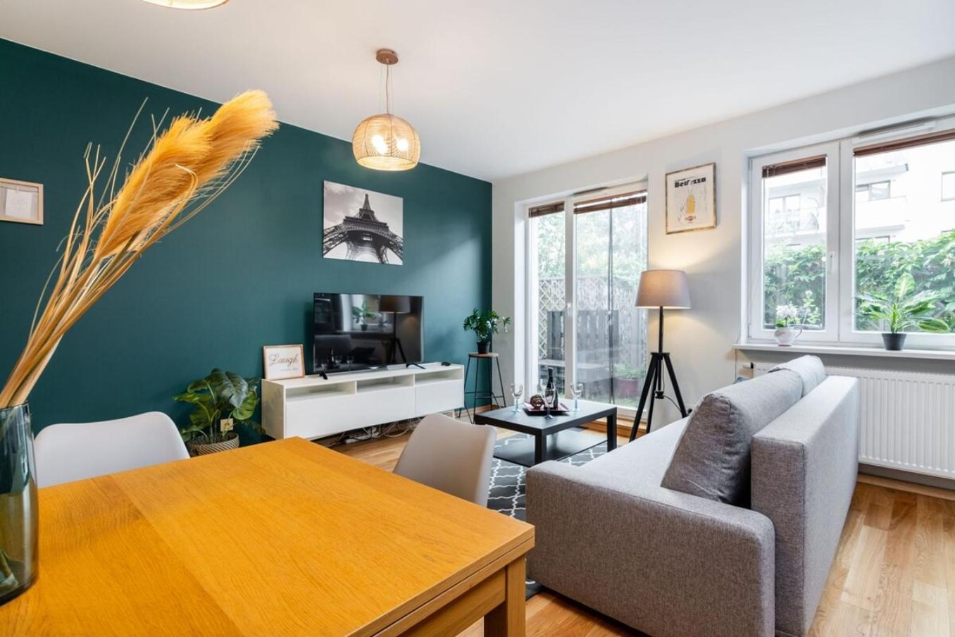 Modern 70M Apartment With Private Garden Metro Warsawa Bagian luar foto