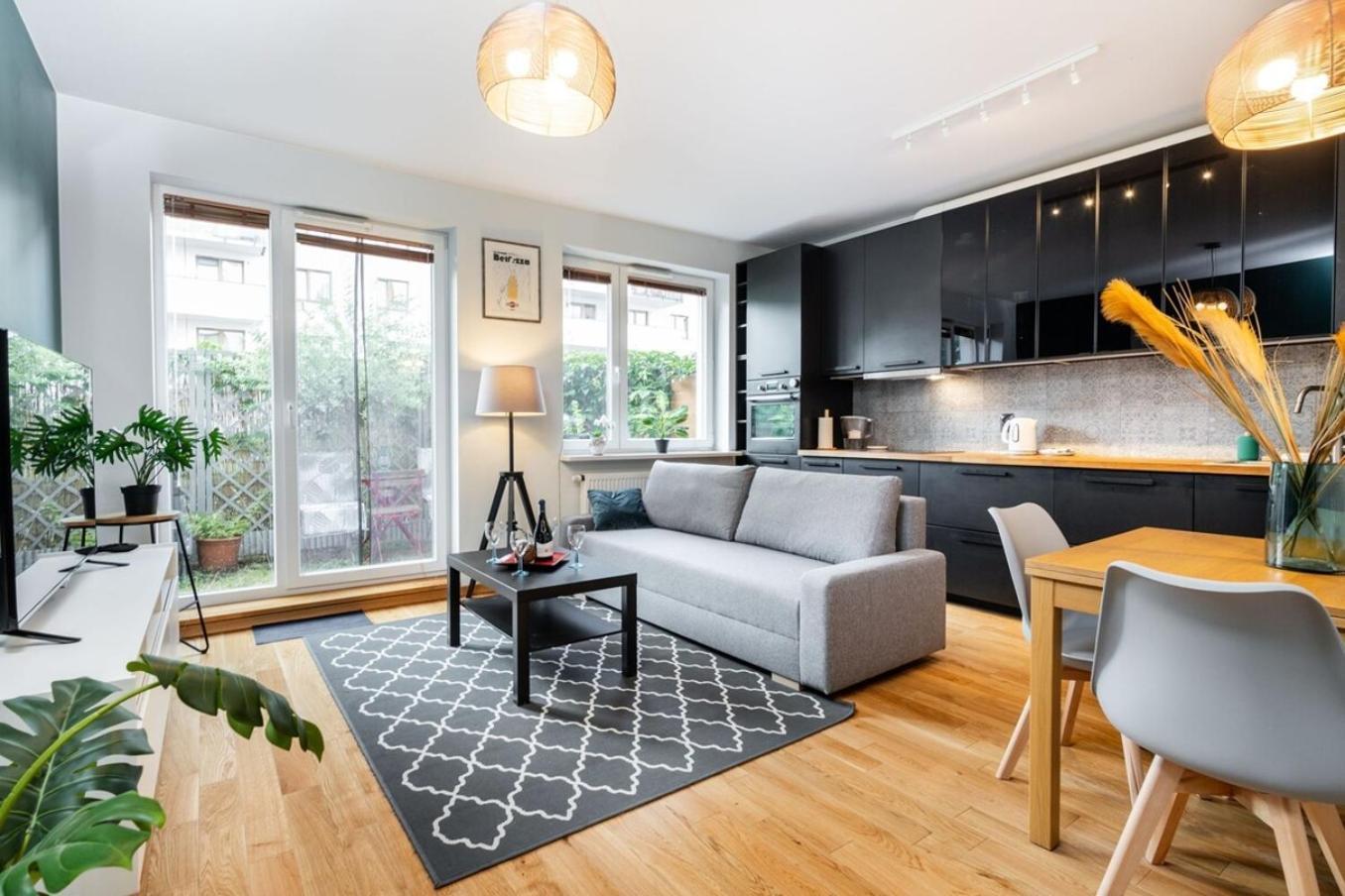 Modern 70M Apartment With Private Garden Metro Warsawa Bagian luar foto